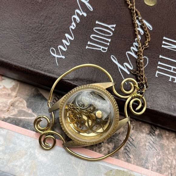 Vintage Bulova Golden Steampunk Wire Wrapped Watch Necklace - Picture 2 of 7